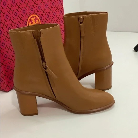 Tory Burch Leather Ankle Booties 👢 - Picture 4 of 9